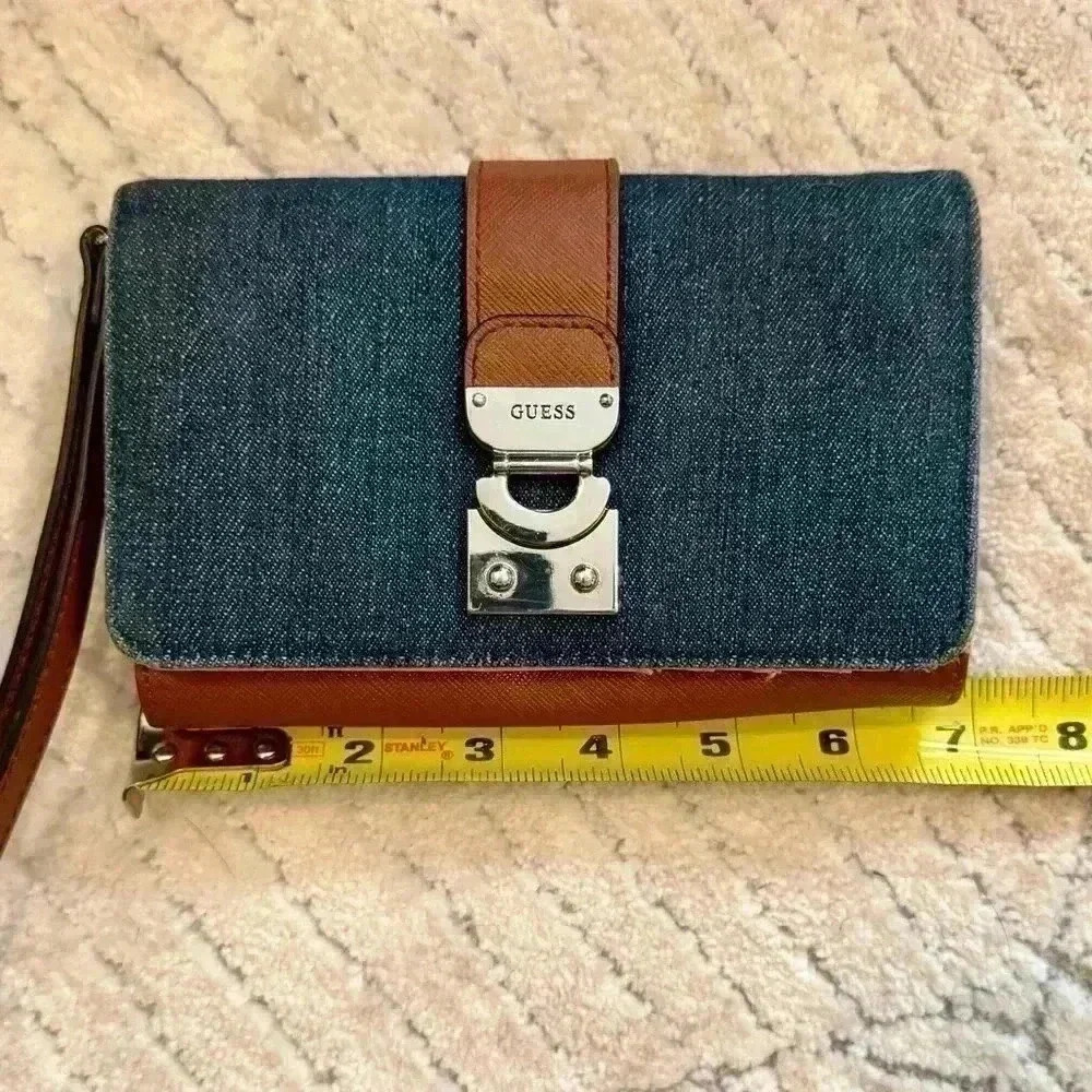 Guess wallet - Picture 2 of 6